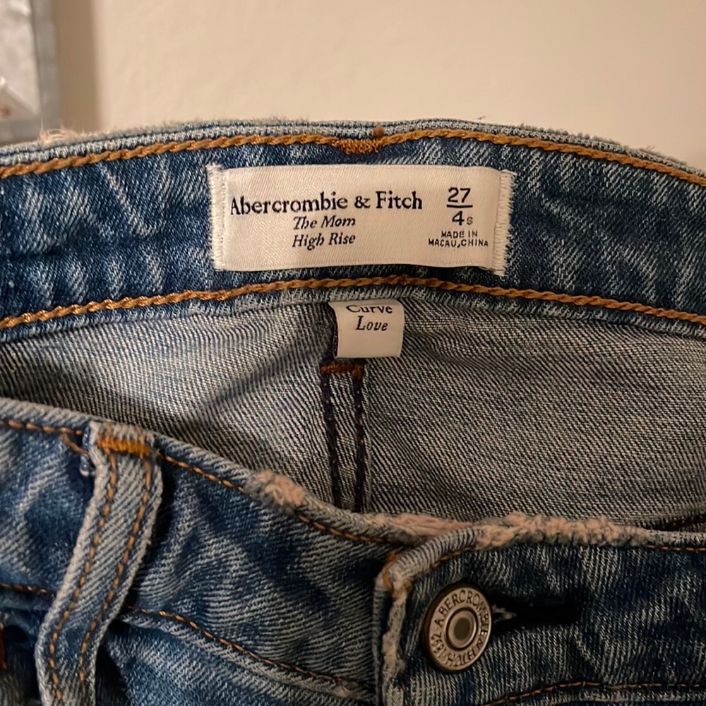 Abercrombie & Fitch Mom Jeans